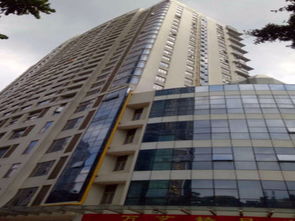 萬(wàn)藝國(guó)際精品廣場(chǎng)深度解析 商業(yè)特色、潛在不足與周邊房產(chǎn)經(jīng)紀(jì)人評(píng)價(jià)